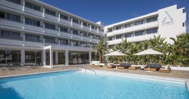 Boek Hotel Anfora Ibiza in de plaats Es Canar op Ibiza voor 2026