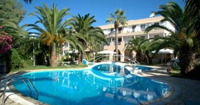 Boek  Hotel Three Stars Village in de plaats Moraitika op Corfu voor 2026