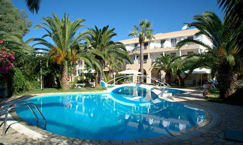 Boek  Hotel Three Stars Village in de plaats Moraitika op Corfu voor 2026